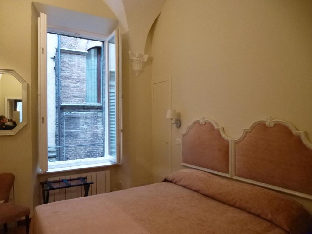 B&B Quattro Cantoni Σιένα Δωμάτιο φωτογραφία
