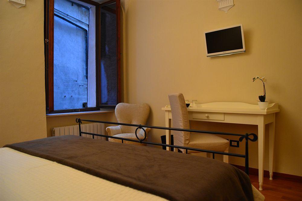 B&B Quattro Cantoni Σιένα Εξωτερικό φωτογραφία
